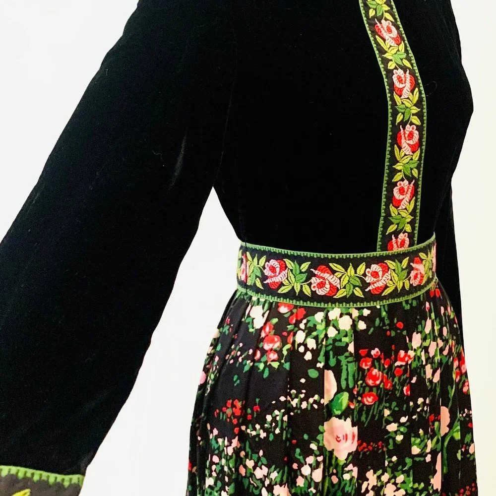 70s RK ORIGINALS true vintage BLACK velvet floral MAXI DRESS belt MEDIUM roses - Picture 8 of 12